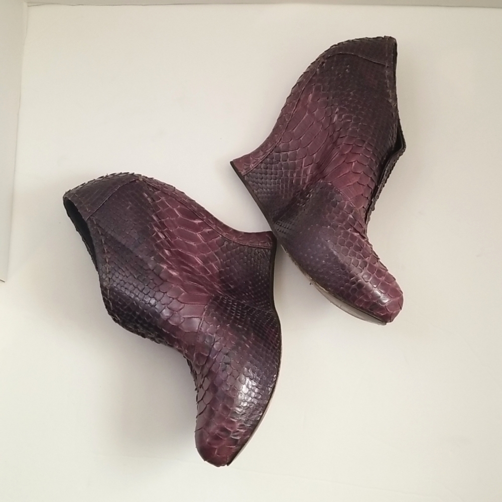๐HP Alexander McQueen Snakeskin Wedge Sculpted Heel Platform Boots Runway Rare - Picture 3 of 9
